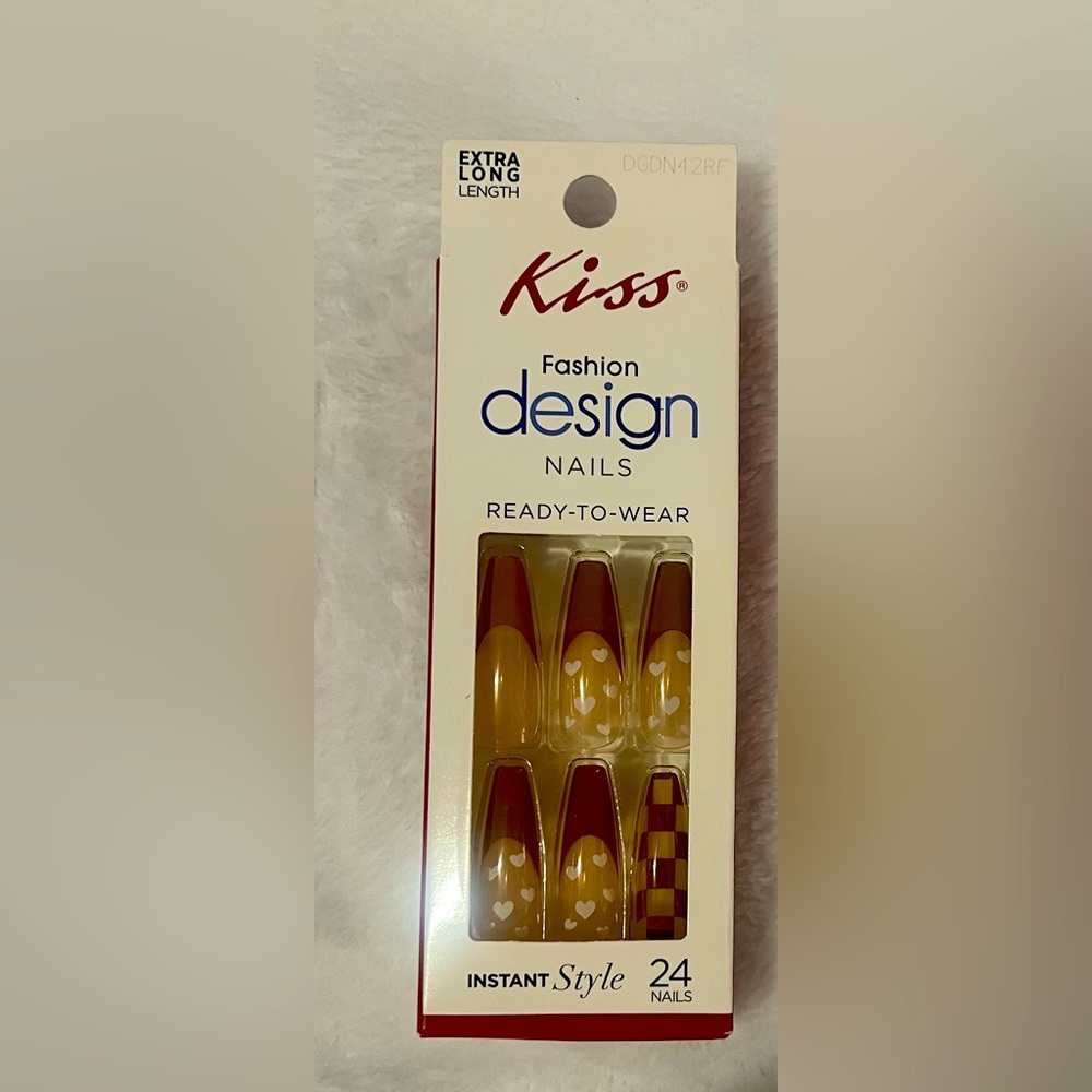 Kiss, fashion, design, nails, ready to wear
